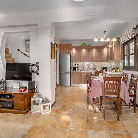 Aenaon With Private Pool Panoramic View 빌라 Miléai